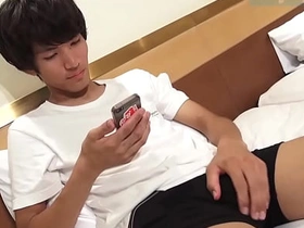 サッカーや野球を経験しているスポーツ系スリ筋巨根男子のホテルオナニー♪ korean handjob gay porn