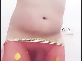 Desi Hijra Nangi Dance - Tu Qamar pakad ke kheeche Haaye Daiya Pairon Ke Neeche porn gay asian black