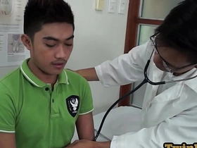 Gay doctor seduces nympho Asian patient in medical room chinese thigs gay porn