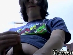 Free asian porn video The uncircumcised guy embarked by peeing his gay chinese porn animation